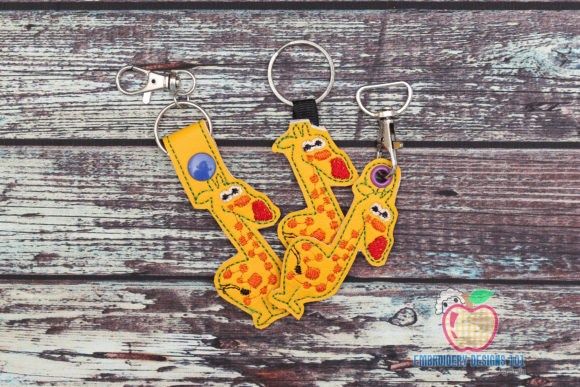 Review: Adorable Giraffe Cartoon ITH Key Fob